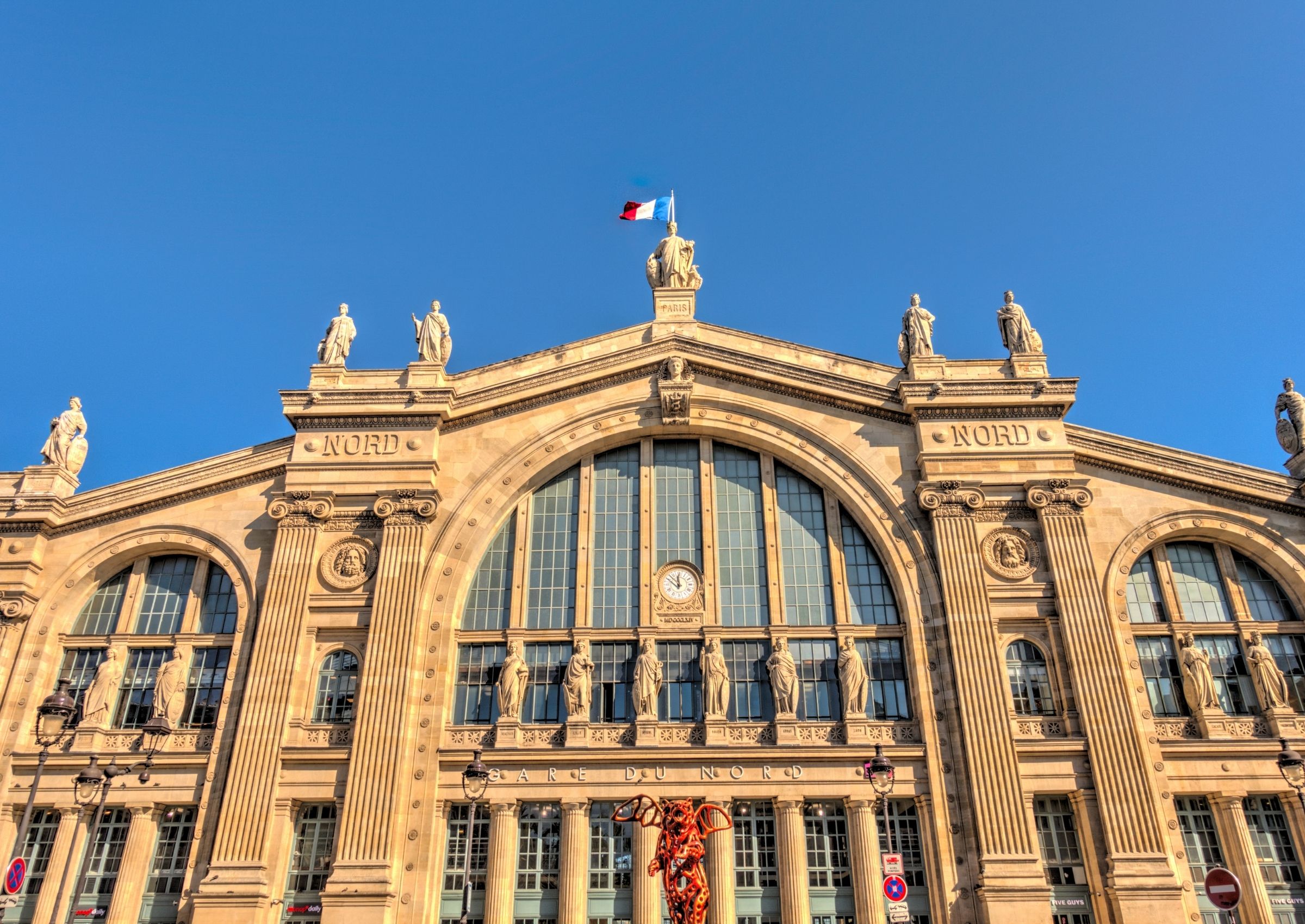 Paris Gare du Nord train