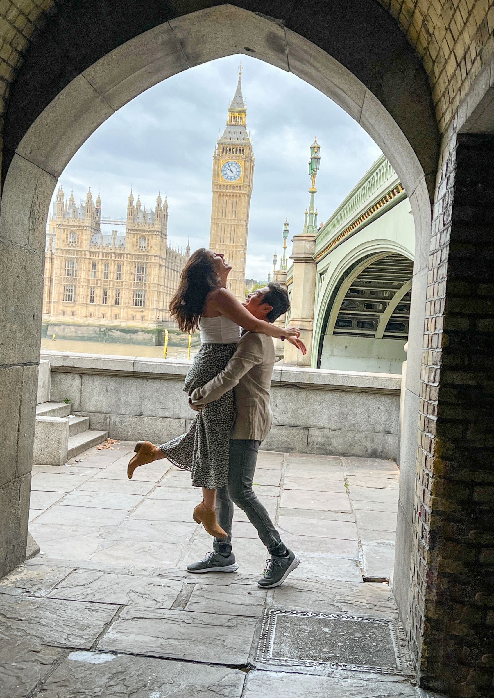 Couple embracing with westminster big ben