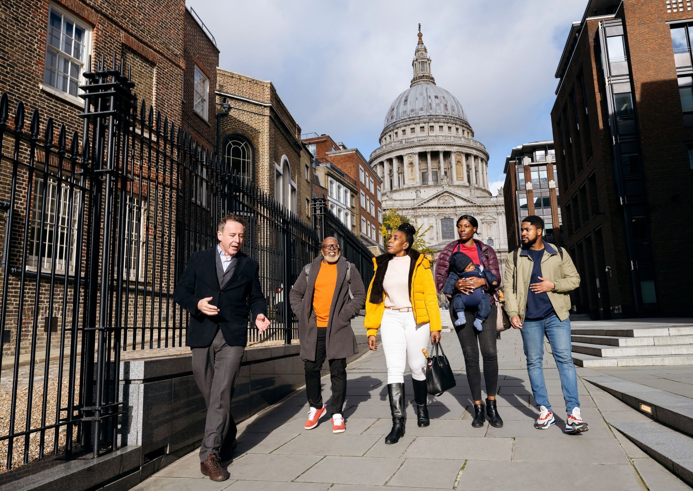 guide guests visit london st paul